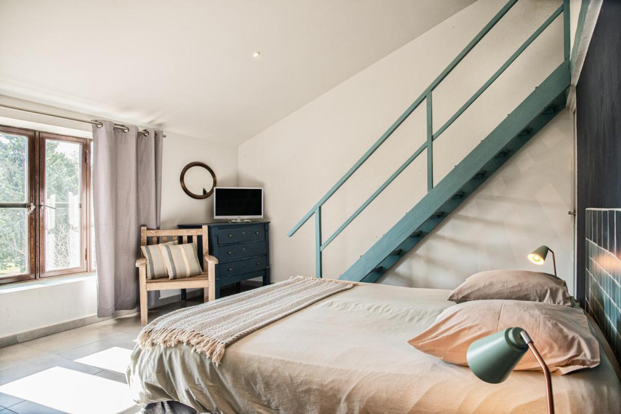 Mas De Bouvet En Camargue Bed & Breakfast Albaron Exterior photo