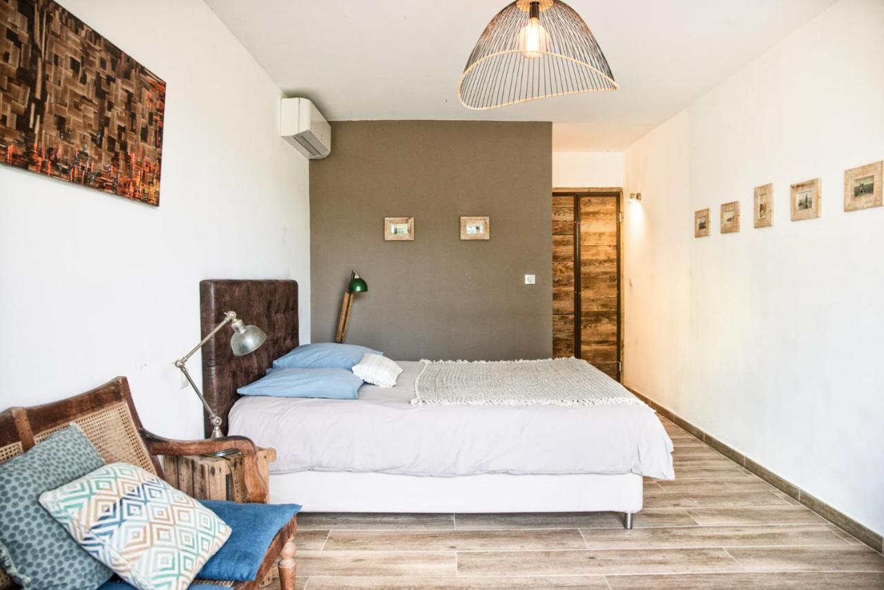 Mas De Bouvet En Camargue Bed & Breakfast Albaron Exterior photo